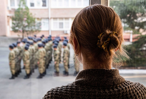 «Мальвинки» и «черные вдовы». Что известно о секс-агентах, высасывающих деньги из бойцов СВО?