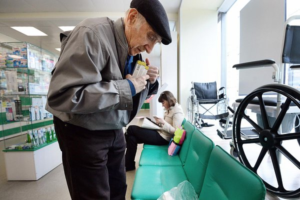 Научат Родину лечить. Россиянам хотят привить лекарственный патриотизм. Какие препараты им будут прописывать?