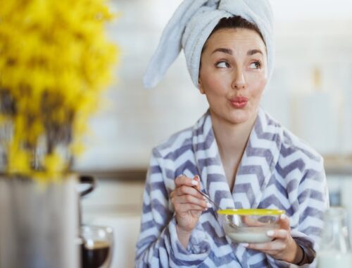 Как убрать отеки с лица утром после соленой еды